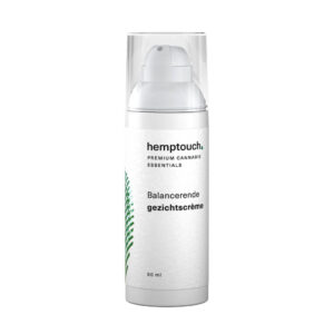 Een flesje Balancerende gezichtscrème met CBD van Hemptouch (50ml) op een witte achtergrond.